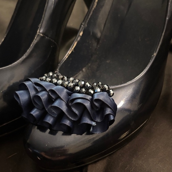 Midnight Velvet Elegant Black and Blue Heels - Picture 2 of 6